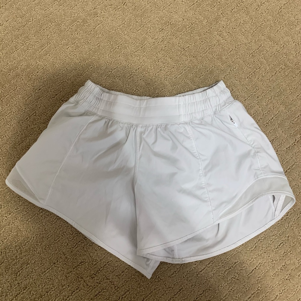 Lululemon Hotty Hot shorts 4”